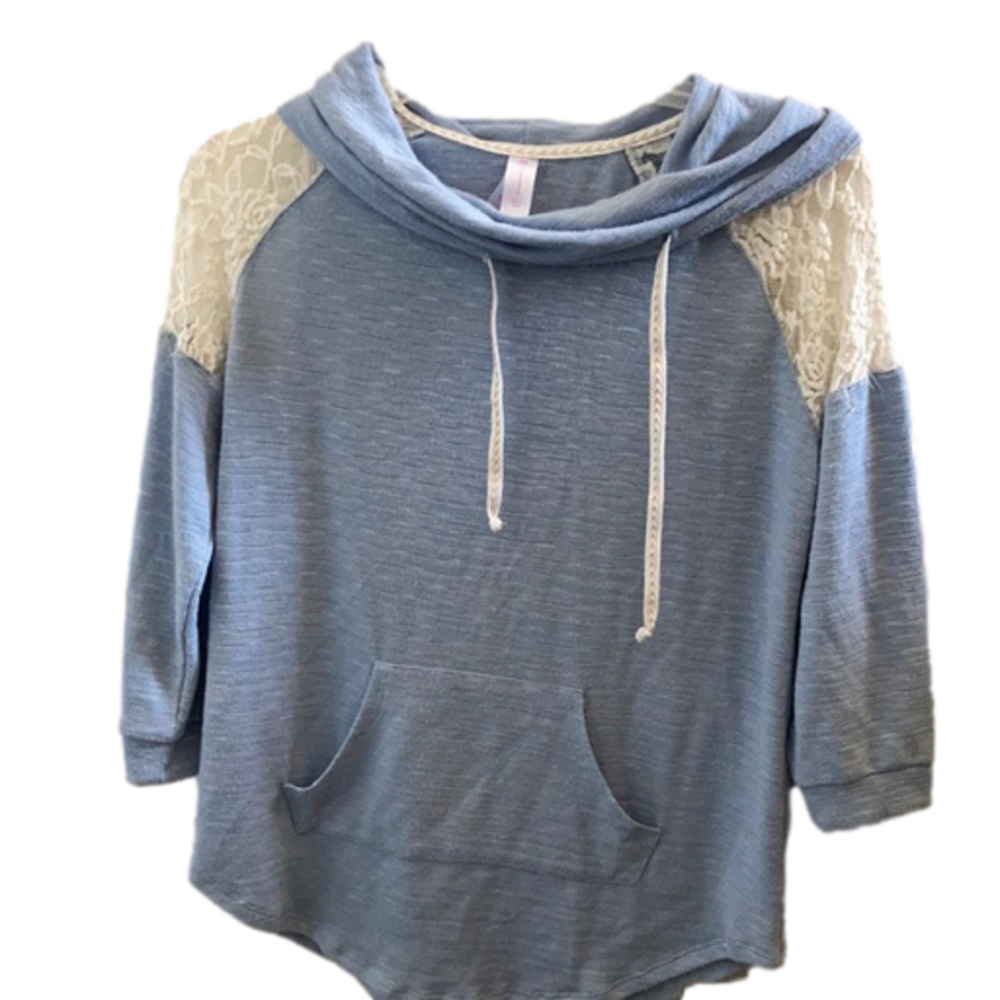 FINAL MARKDOWN Juniors’ no boundaries Lace Shoulder Top (xl) - Picture 1 of 5